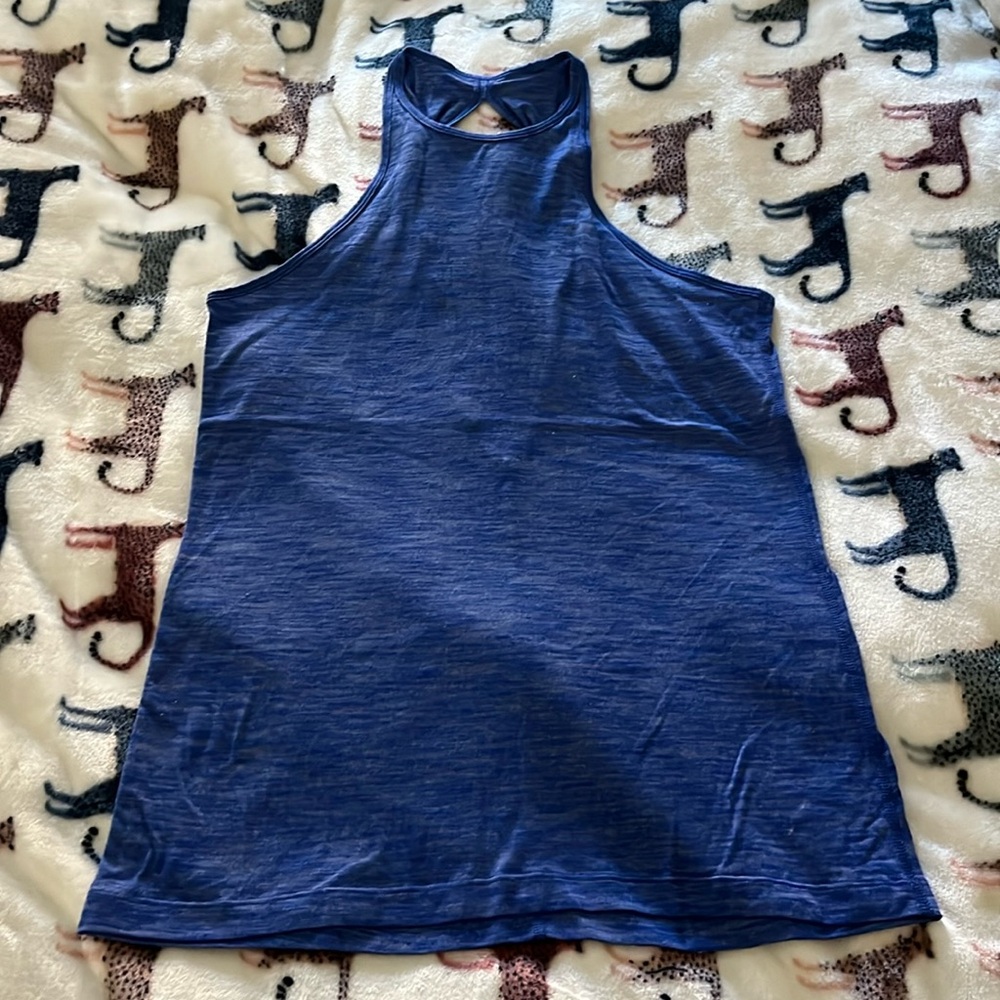 🍋 Lululemon blue twist back tank top